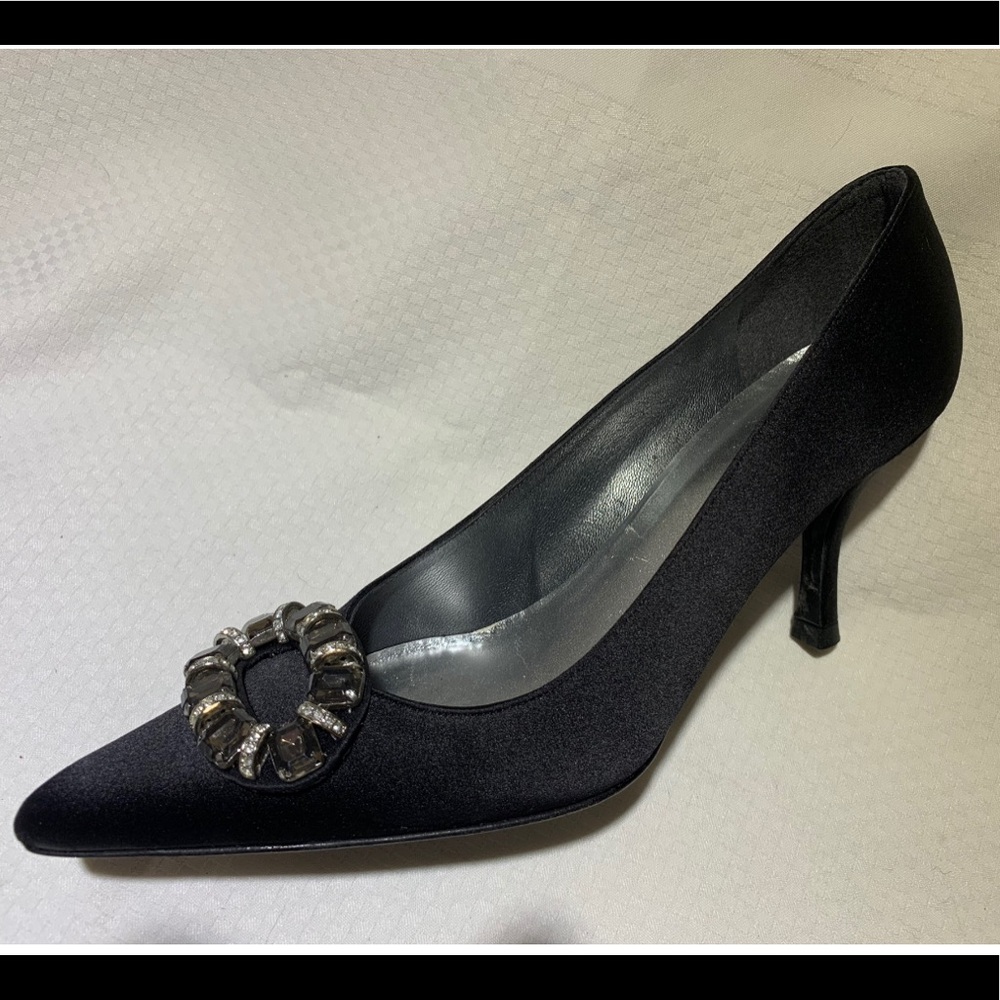 STUART WEITZMAN BLACK SATIN STUNNING RHINESTONE EVENING PUMP SHOES , 6.5